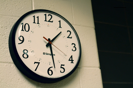 Classroom clock symbolizing the importance of timing in an alumni giving calendar.