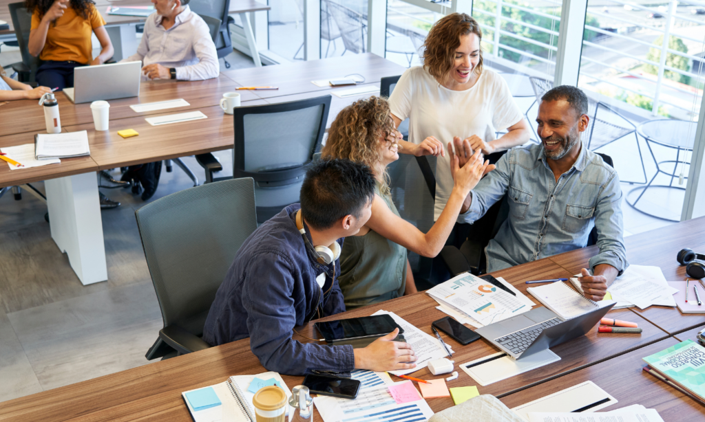 People strategising and collaborating with K12 alumni to find a way to show gratitude towards K12 alumni 